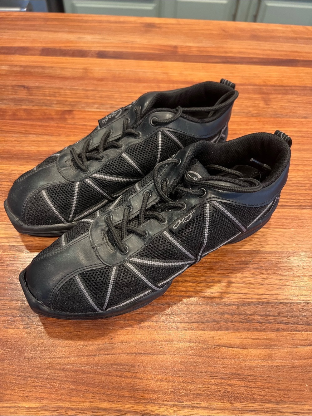 Capezio Black Womens Mesh Dance Sneakers - Size 8 - Picture 2 of 4
